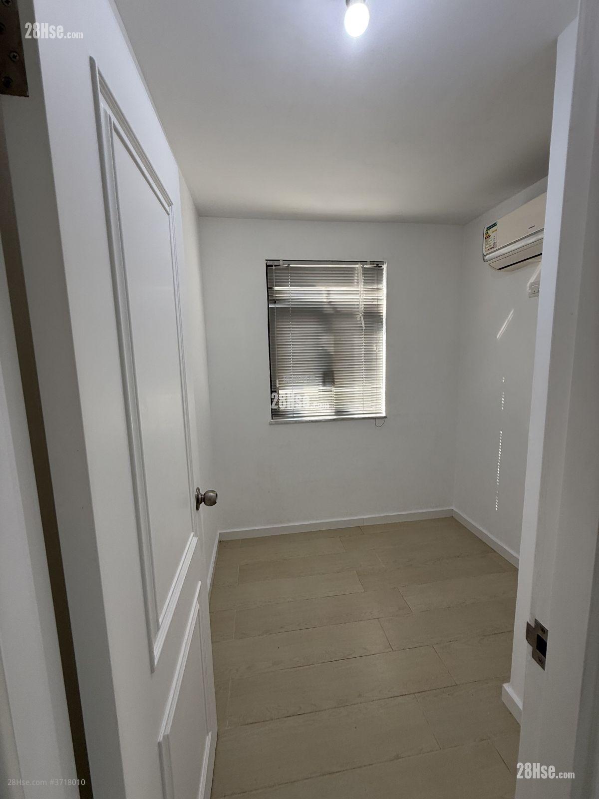 村屋 租盘 5+ 房 , 3 浴室 1,650 平方尺