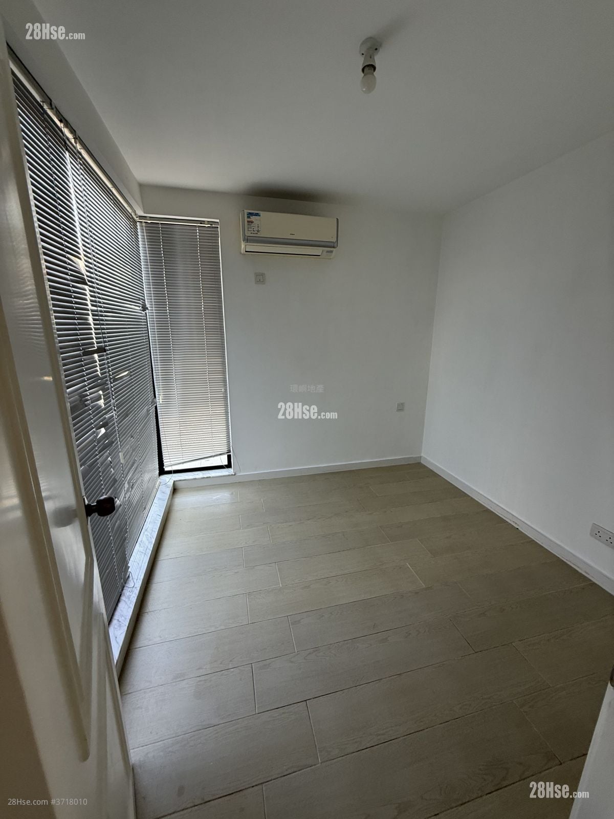 村屋 租盘 5+ 房 , 3 浴室 1,650 平方尺