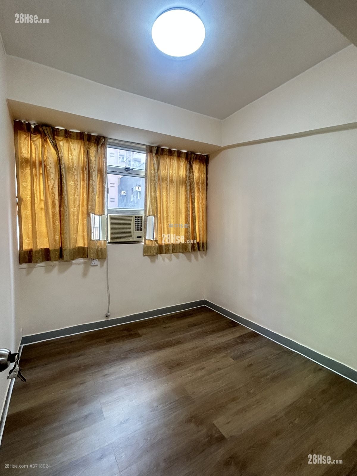 Sun Fung Mansion Sell 462 ft²