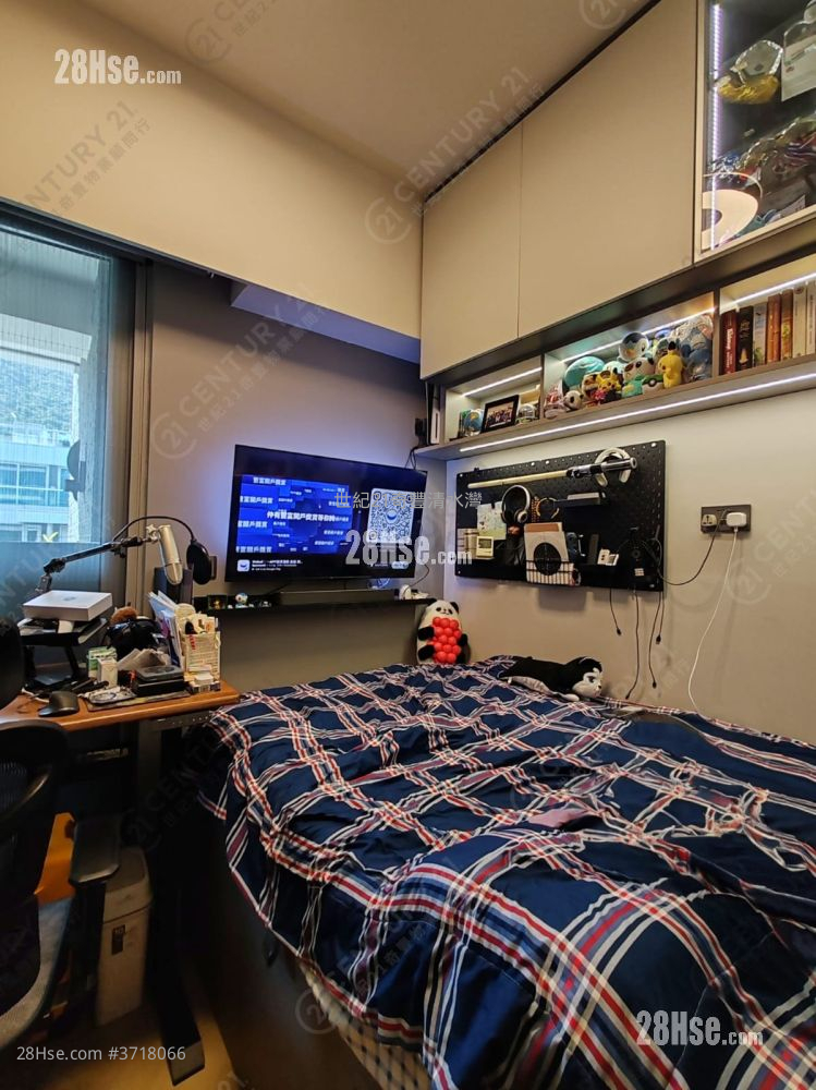 Mount Pavilia Sell 1,184 ft²