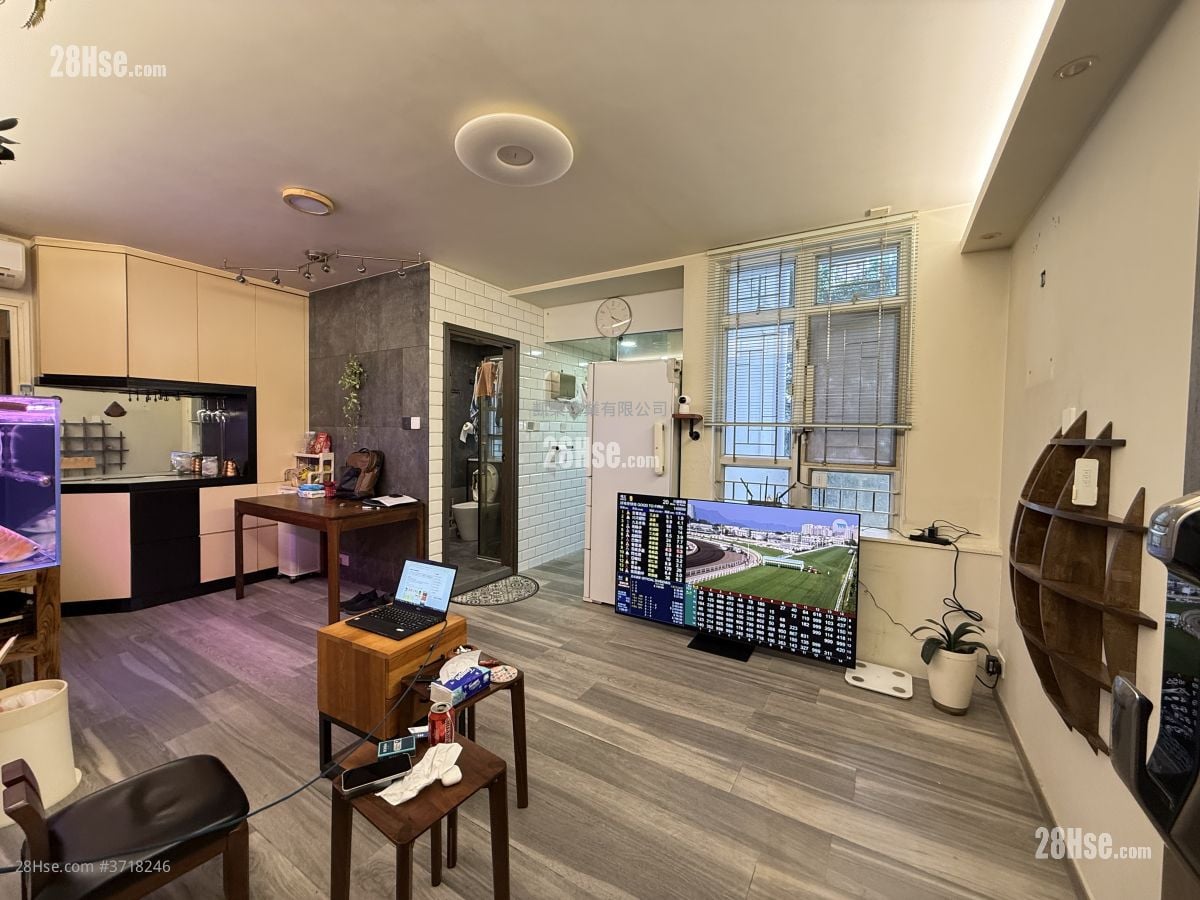 Sheung Chui Court Sell 2 Bedrooms , 2 Bathrooms 511 ft²