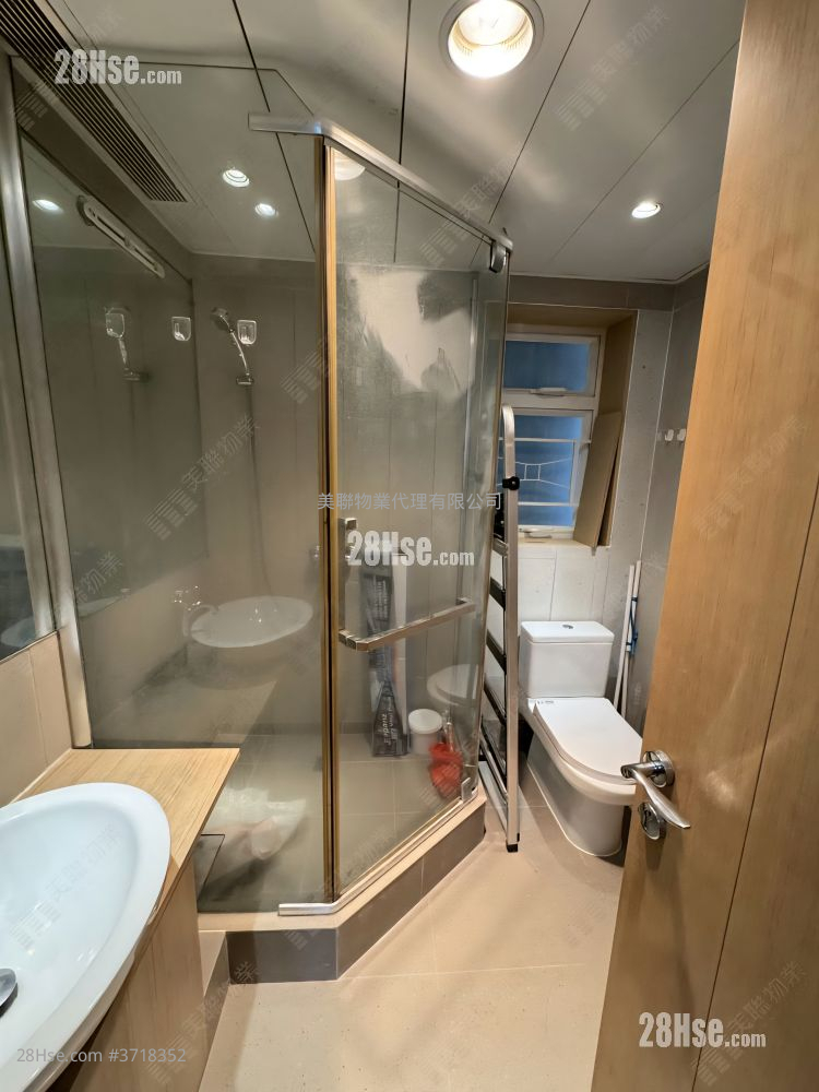 領峰 售盤 4 房 985 平方呎