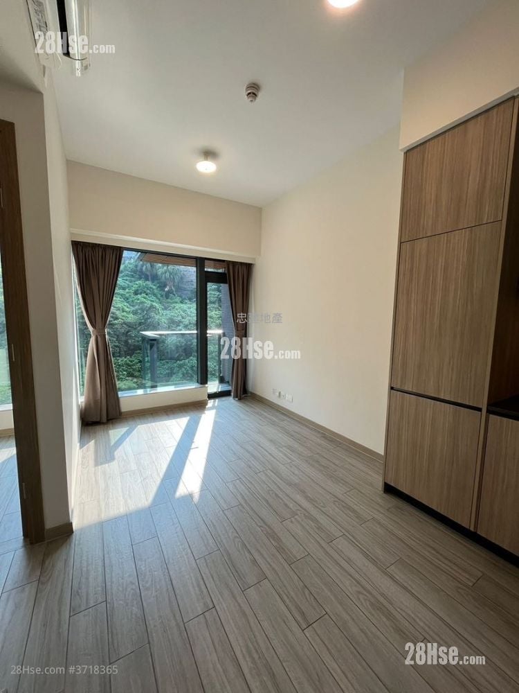 Novum East Sell 3 Bedrooms , 1 Bathroom 451 ft²