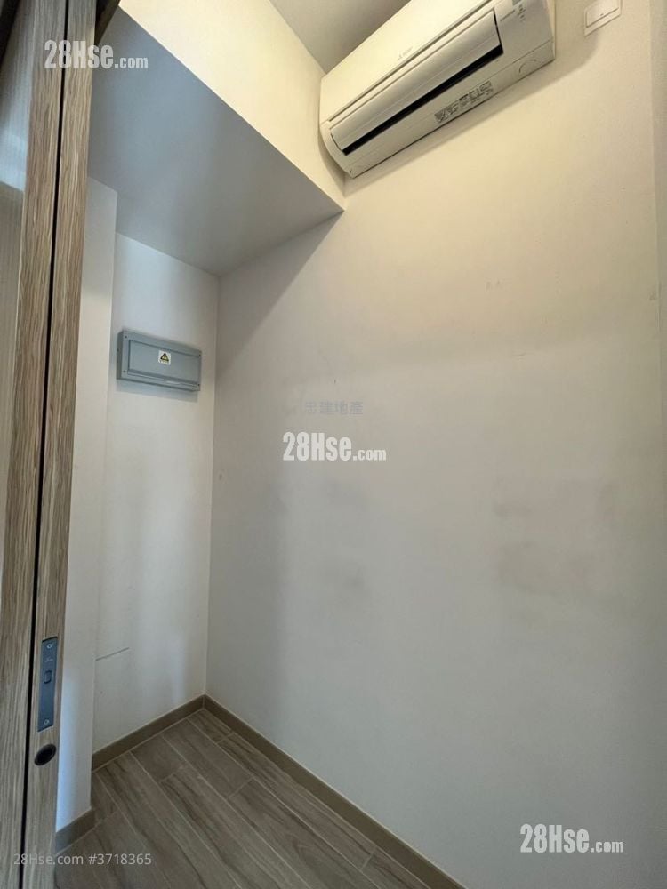 Novum East Sell 3 Bedrooms , 1 Bathroom 451 ft²