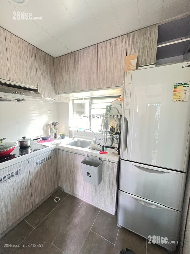 Village Sell 3 Bedrooms , 2 Bathrooms 1,400 ft²