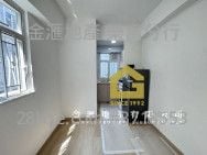 Luen Hop Building Sell Studio , 1 Bathroom 180 ft²