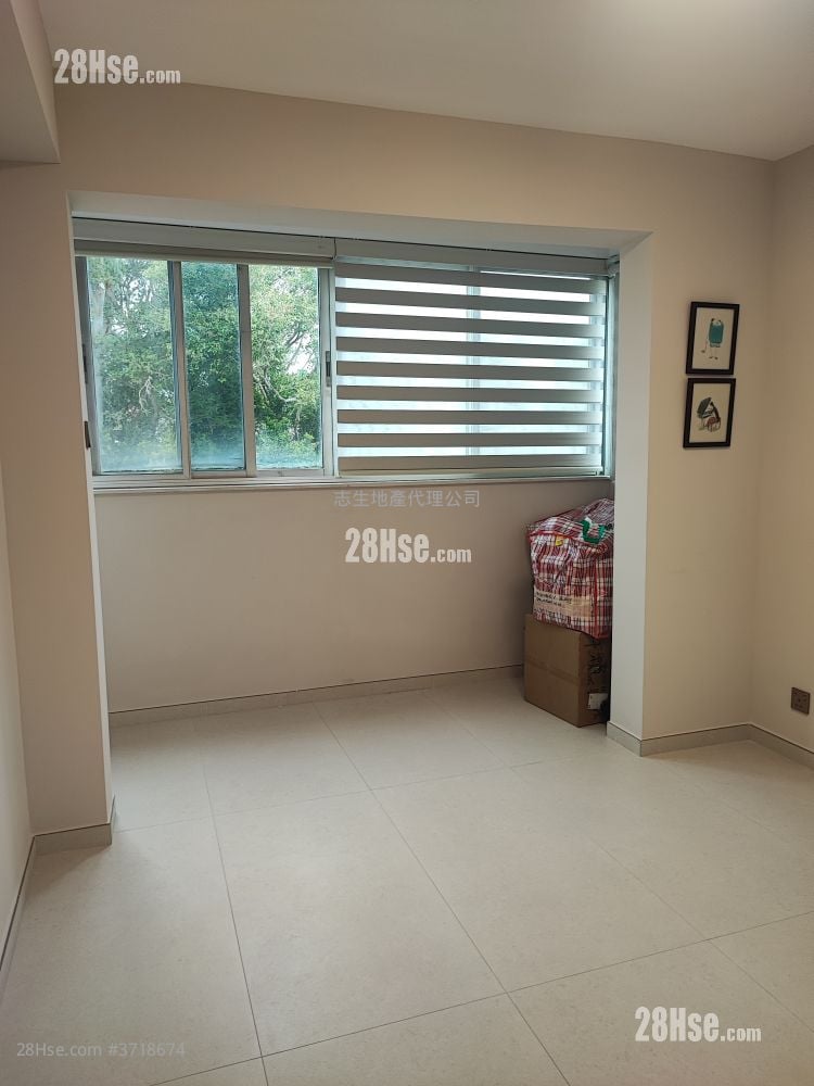 村屋 租盘 2 房 , 2 浴室 700 平方尺