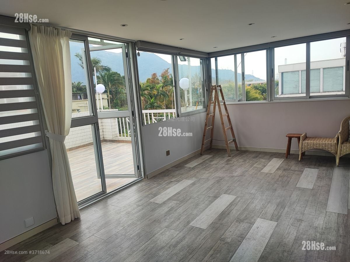 村屋 租盘 2 房 , 2 浴室 700 平方尺