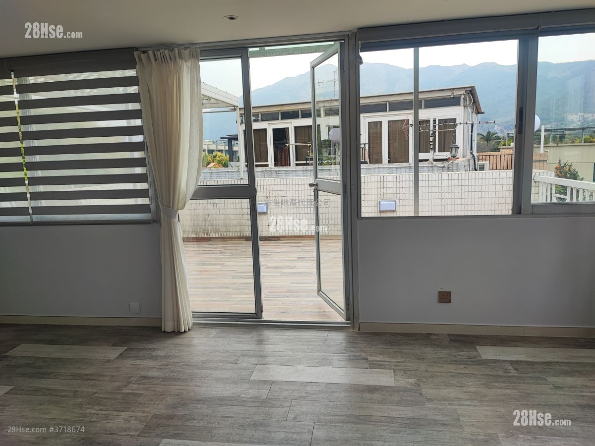 村屋 租盘 2 房 , 2 浴室 700 平方尺