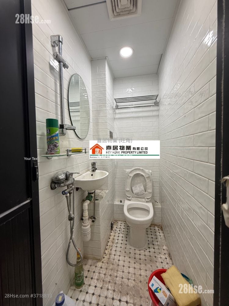 Hung Hay Building Sell 2 Bedrooms , 3 Bathrooms 300 ft²