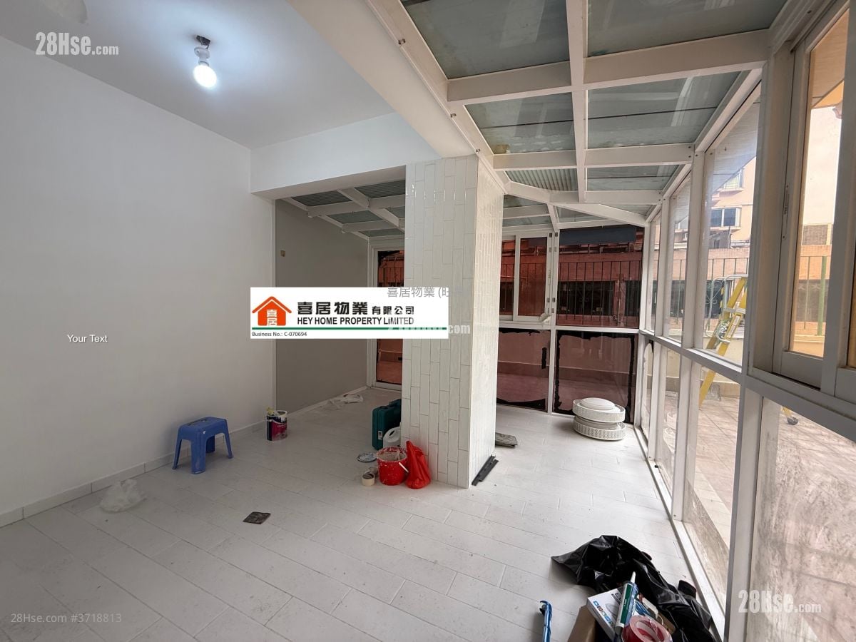 Hung Hay Building Sell 2 Bedrooms , 3 Bathrooms 300 ft²