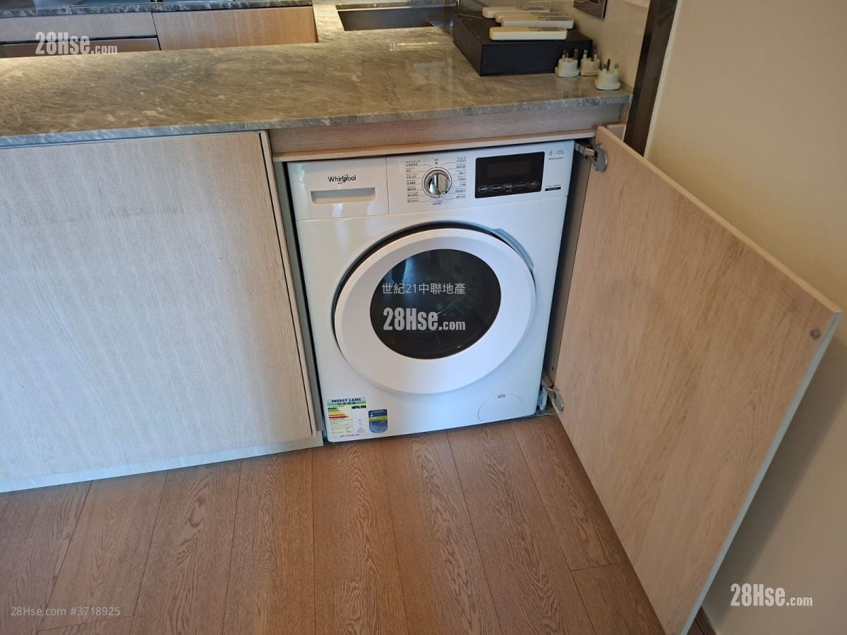 My Central Sell 2 Bedrooms , 1 Bathroom 679 ft²