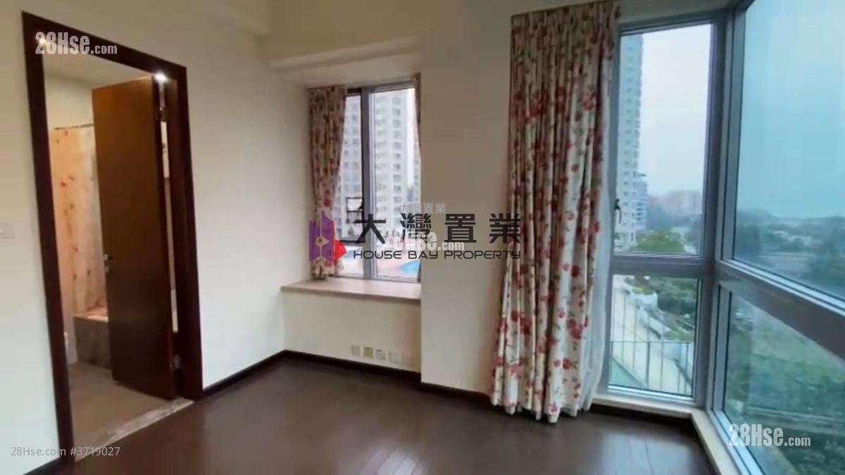 南岸 售盘 3 房 , 2 浴室 928 平方尺