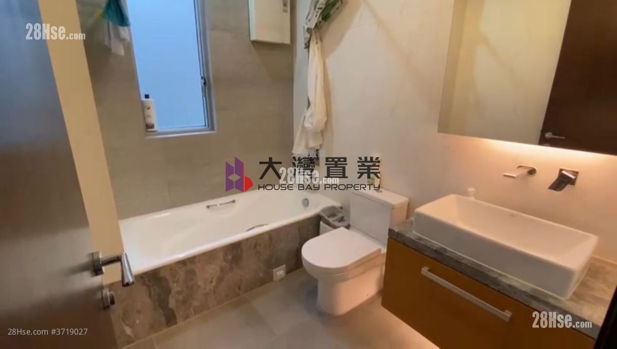 南岸 售盘 3 房 , 2 浴室 928 平方尺