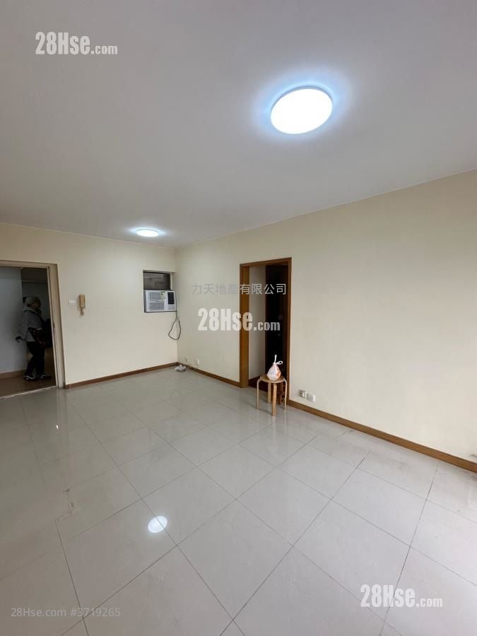 富豪花園 售盤 3 房 , 1 浴室 670 平方呎