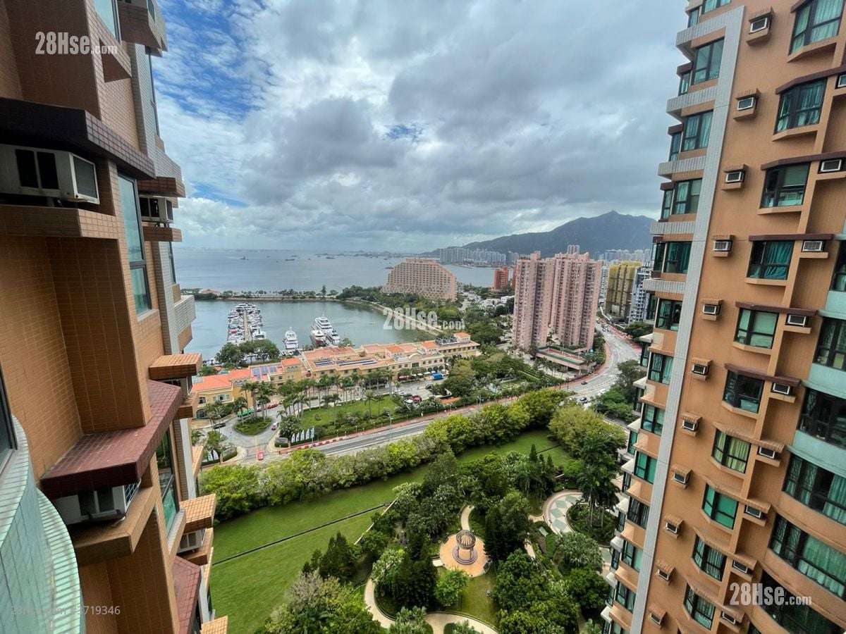 Aegean Coast Rental 3 Bedrooms , 2 Bathrooms 811 ft²