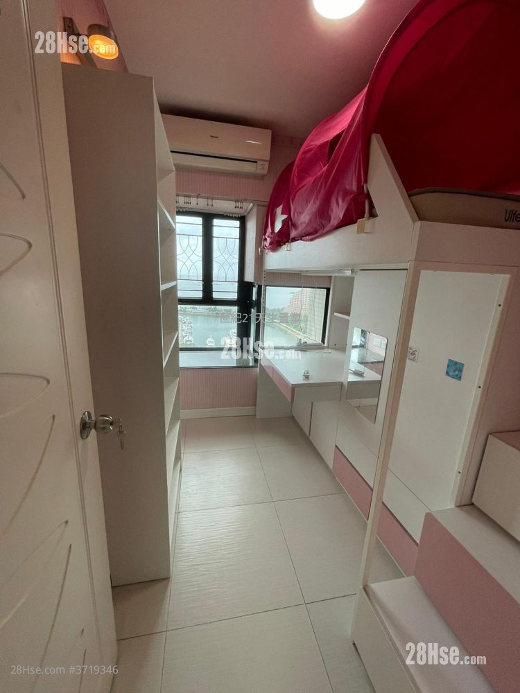 Aegean Coast Rental 3 Bedrooms , 2 Bathrooms 811 ft²