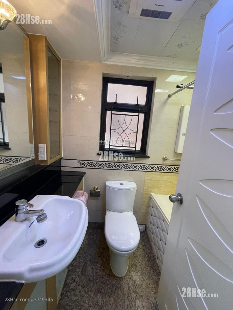 Aegean Coast Rental 3 Bedrooms , 2 Bathrooms 811 ft²