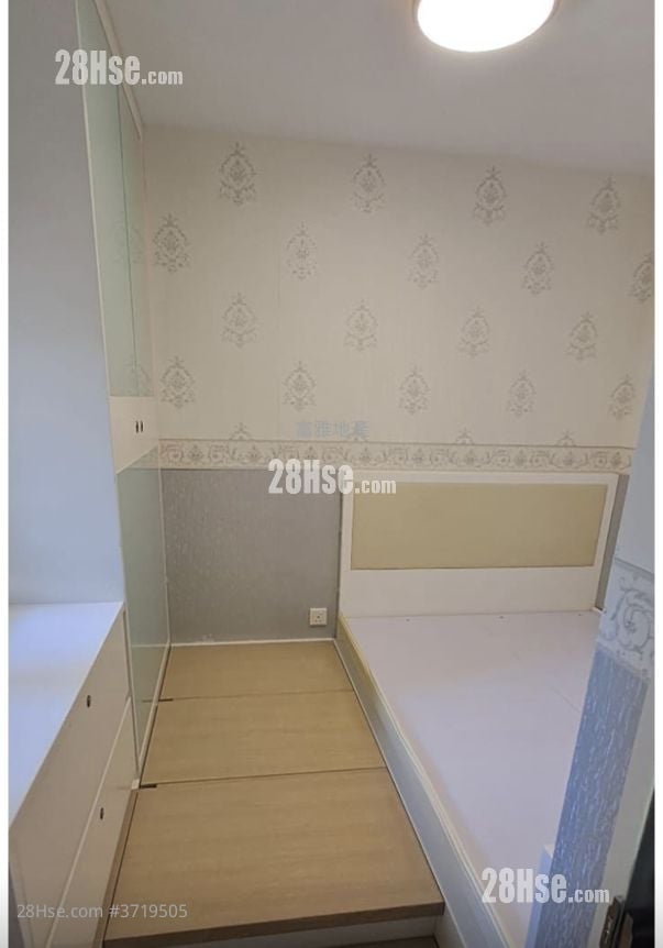 Hong Shui Court Sell 2 Bedrooms , 1 Bathroom 407 ft²
