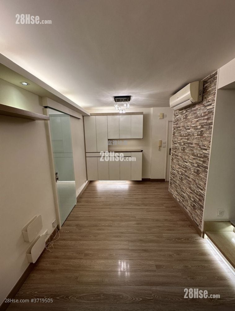 Hong Shui Court Sell 2 Bedrooms , 1 Bathroom 407 ft²