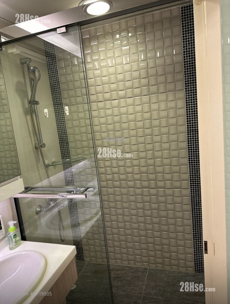 Hong Shui Court Sell 2 Bedrooms , 1 Bathroom 407 ft²