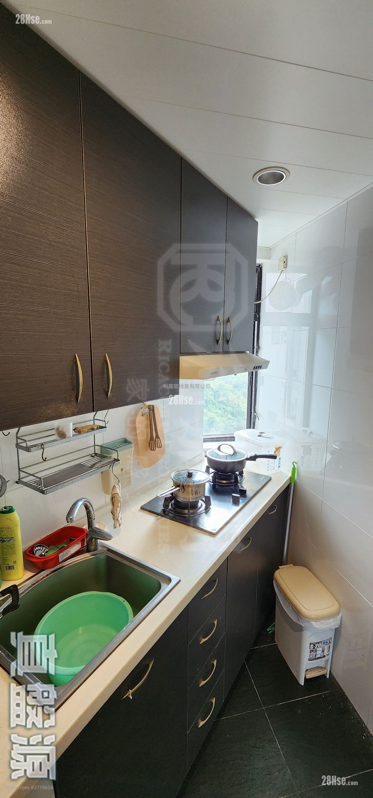 康怡花園 售盤 3 房 , 1 浴室 668 平方呎