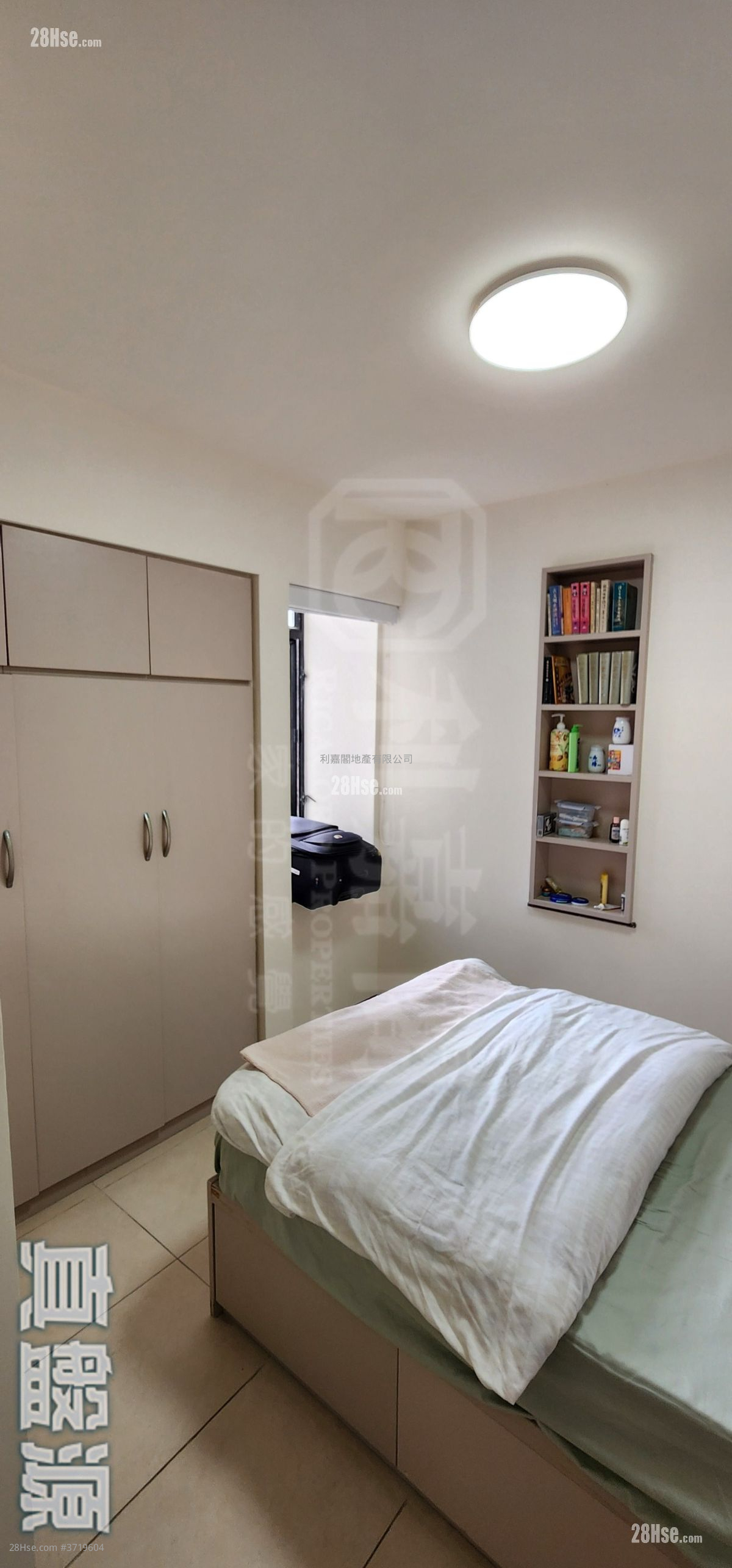 康怡花園 售盤 3 房 , 1 浴室 668 平方呎