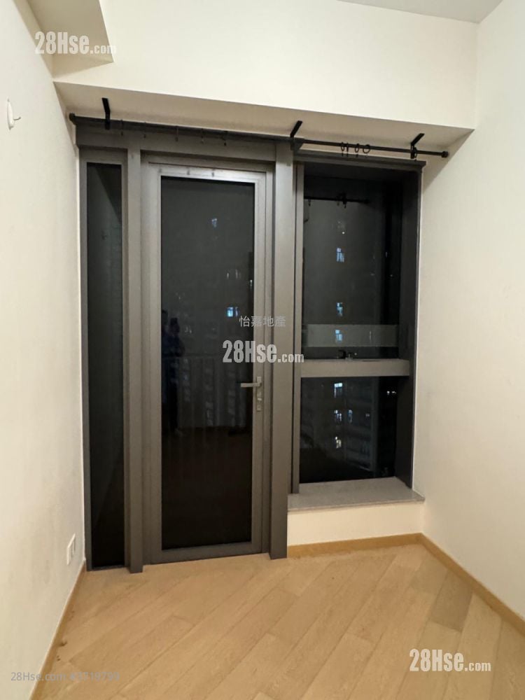 master room: Novum West Rental 1 Bedroom , 1 Bathroom 330 ft²