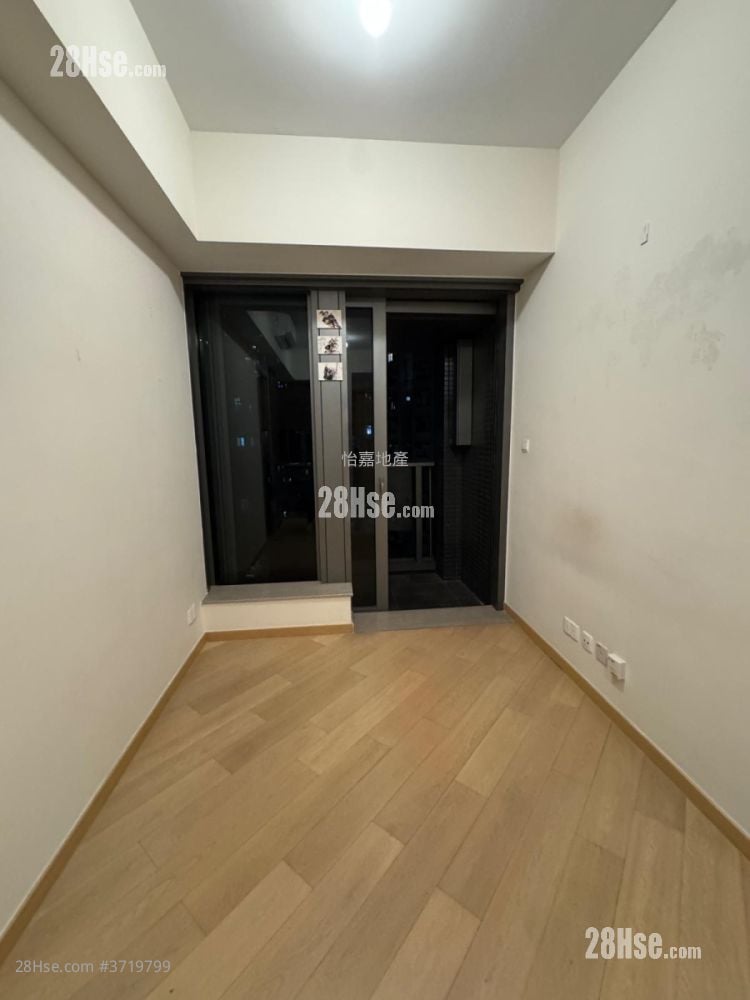 living room: Novum West Rental 1 Bedroom , 1 Bathroom 330 ft²