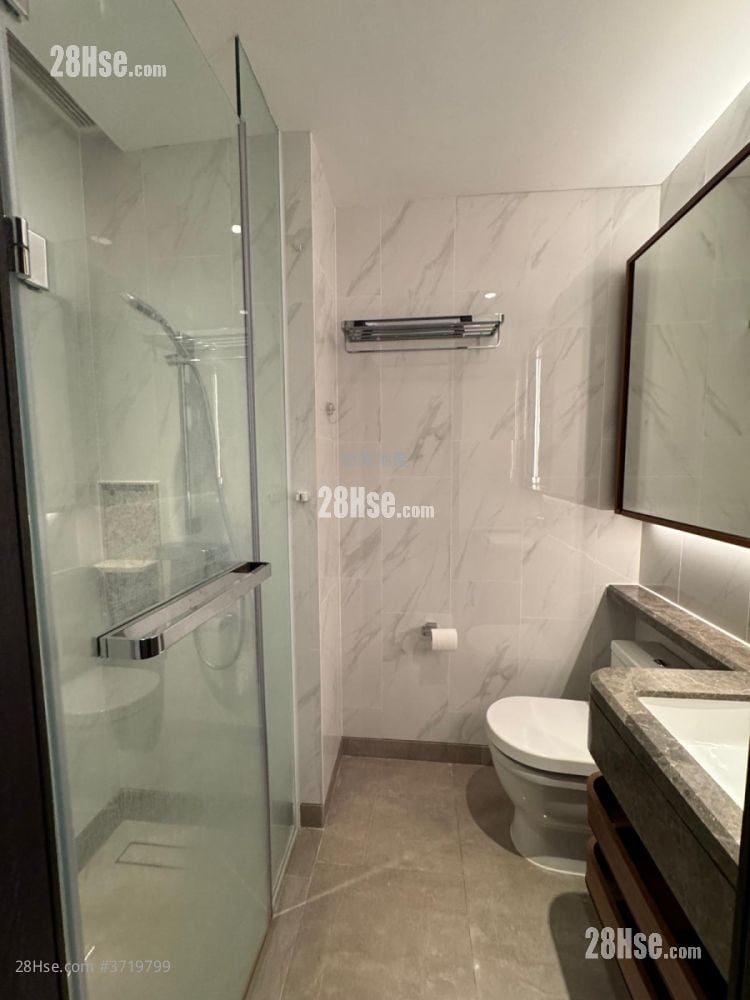 bathroom: Novum West Rental 1 Bedroom , 1 Bathroom 330 ft²