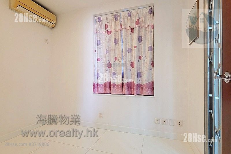 村屋 售盘 3 房 , 2 浴室 700 平方尺