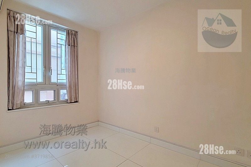 村屋 售盘 3 房 , 2 浴室 700 平方尺