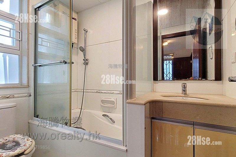 村屋 售盘 3 房 , 2 浴室 700 平方尺