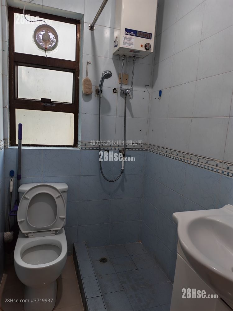 村屋 租盘 2 房 , 1 浴室 400 平方尺