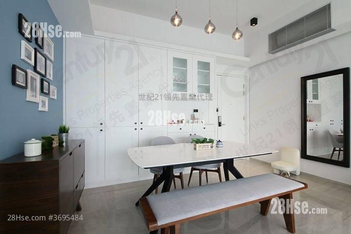 Chatham Gate Sell 4 Bedrooms , 3 Bathrooms 1,262 ft²