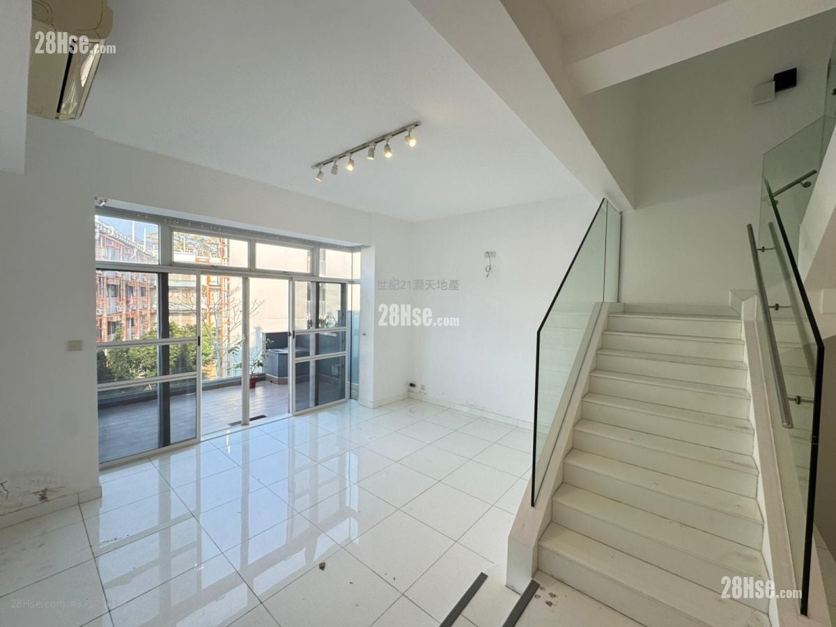 比华利山别墅 售盘 5+ 房 , 2 浴室 1,606 平方尺