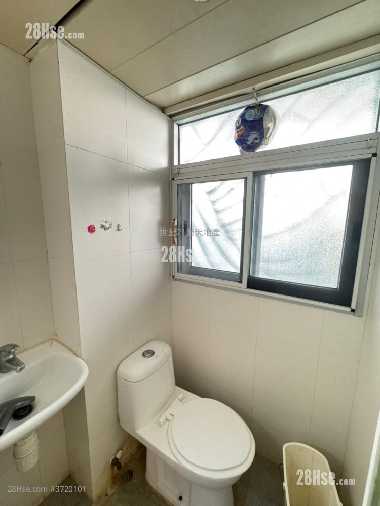 比华利山别墅 售盘 5+ 房 , 2 浴室 1,606 平方尺