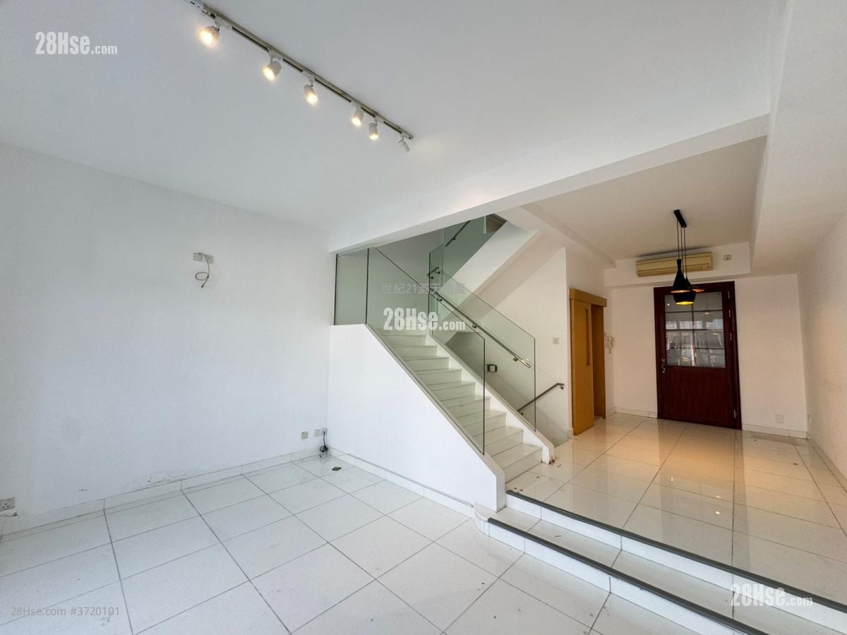 比华利山别墅 售盘 5+ 房 , 2 浴室 1,606 平方尺