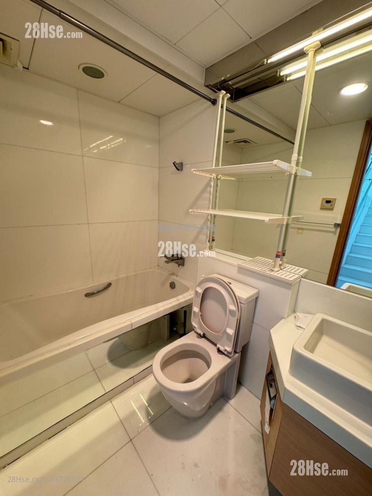 比华利山别墅 售盘 5+ 房 , 2 浴室 1,606 平方尺