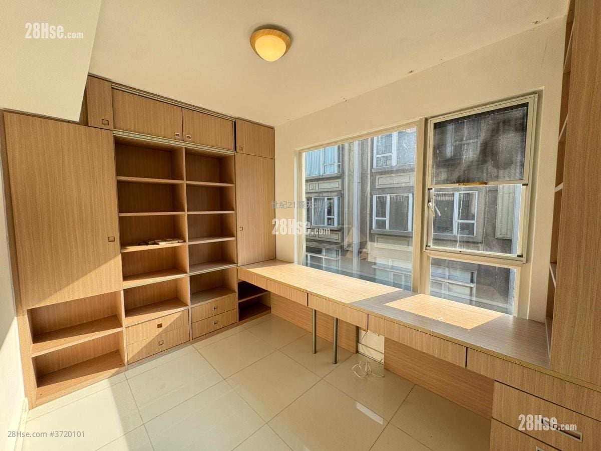 比华利山别墅 售盘 5+ 房 , 2 浴室 1,606 平方尺