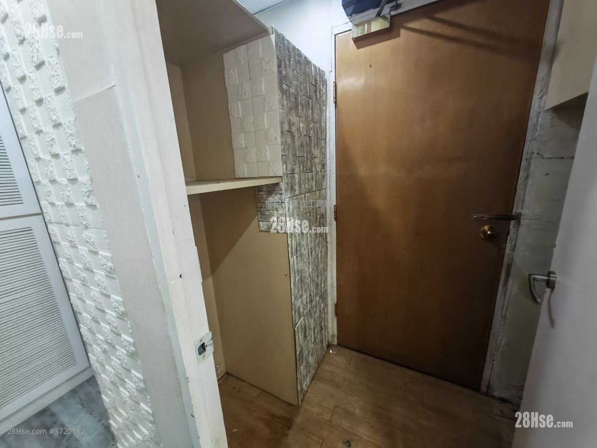 Siki Centre Rental 4 Bedrooms , 1 Toilet