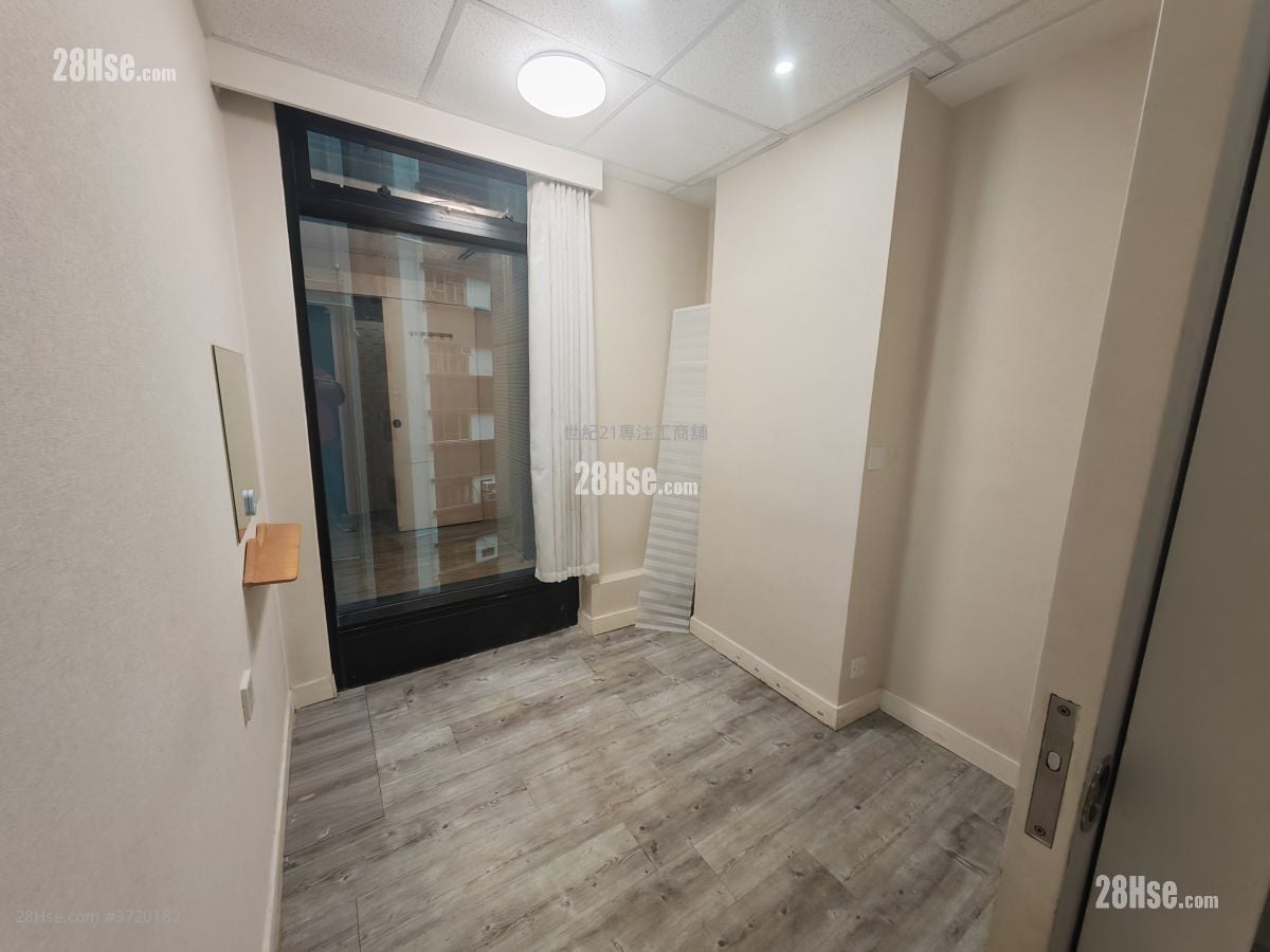 Siki Centre Rental 4 Bedrooms , 1 Toilet