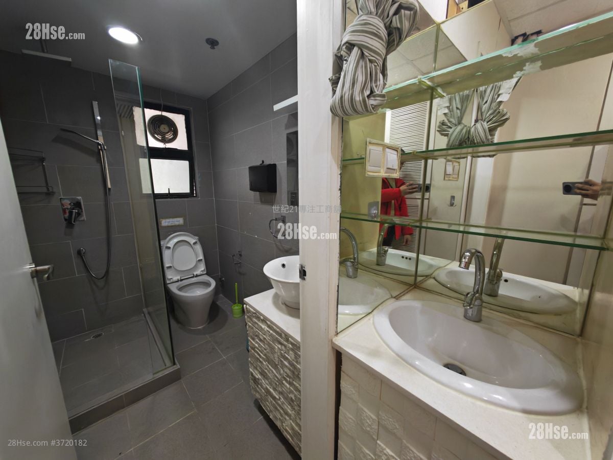 Siki Centre Rental 4 Bedrooms , 1 Toilet