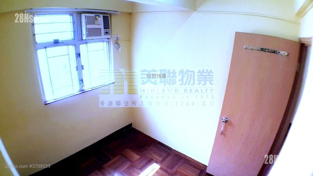 Kam Pui Building Sell 2 Bedrooms , 1 Bathroom 371 ft²
