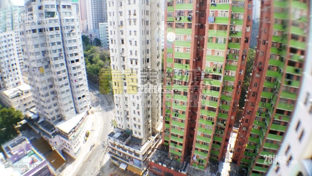 Kam Pui Building Sell 2 Bedrooms , 1 Bathroom 371 ft²