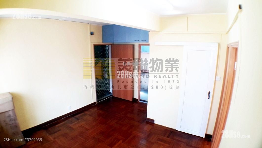 Kam Pui Building Sell 2 Bedrooms , 1 Bathroom 371 ft²