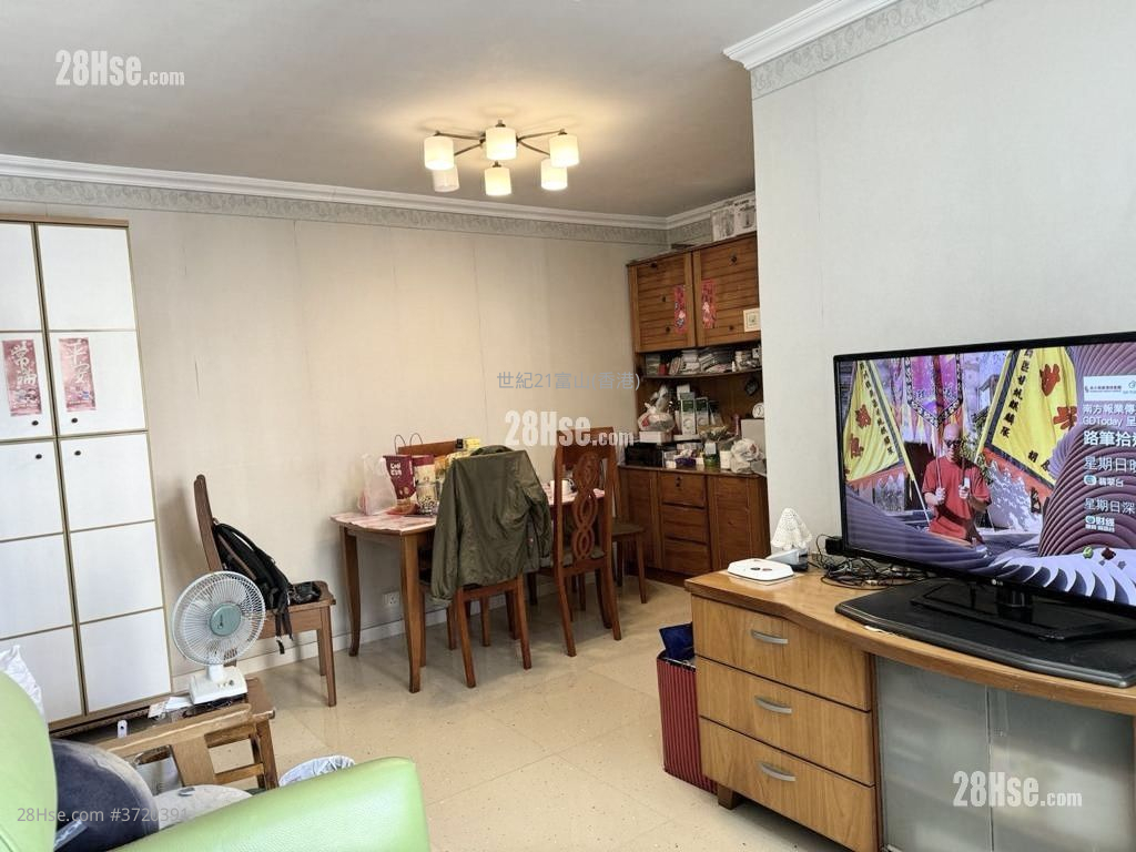 德強苑 售盤 3 房 , 1 浴室 574 平方呎