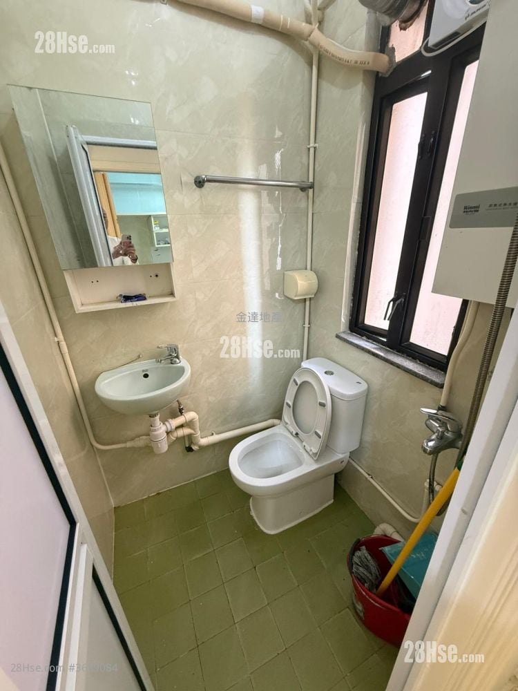 龙德大厦 租盘 2 房 , 1 浴室 399 平方尺