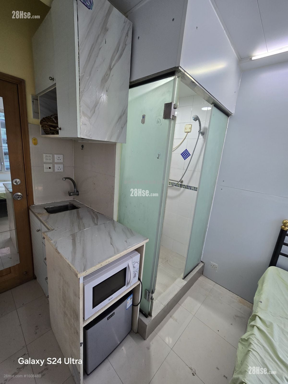 Po Wing Building Rental Studio , 1 Bathroom 120 ft²