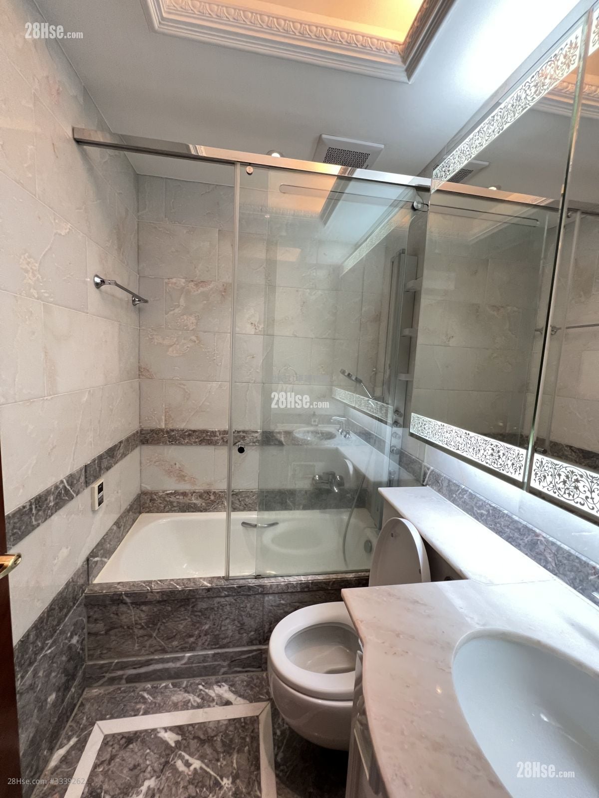 The Coronation Sell 3 Bedrooms , 2 Bathrooms 958 ft²